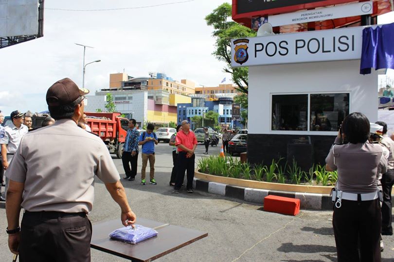 Kapolda Sulut Resmikan Dua Pos Polisi